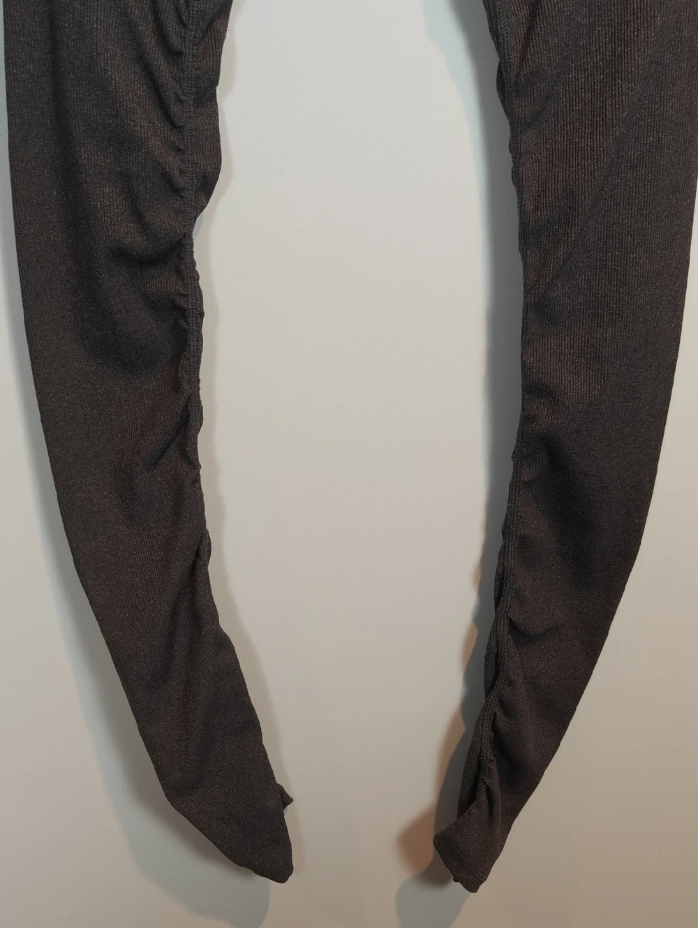 ALO YOGA Goddess Ribbed Leggings in Sage and Stormy Heather Size Small